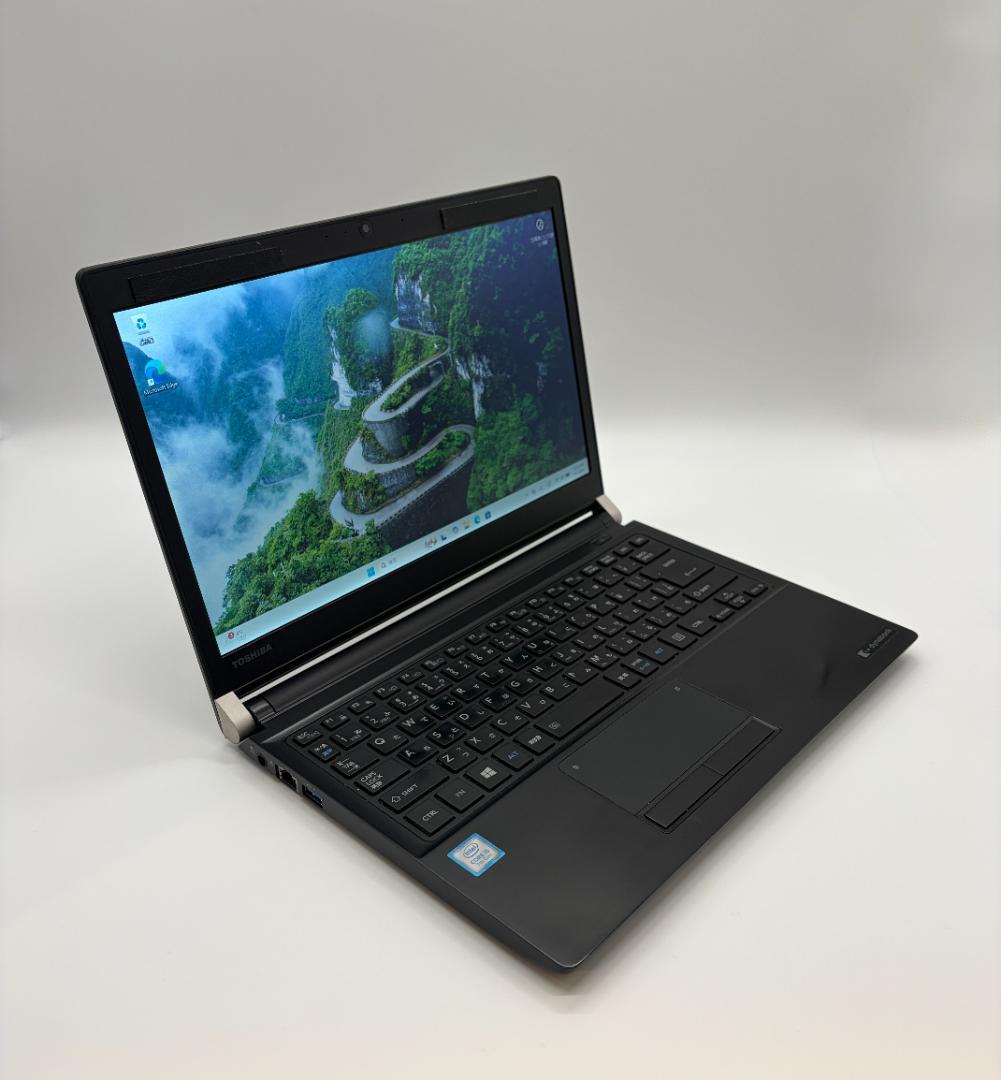 Windowsノート本体 Dynabook R73/H, Core i5, 8GB, 256GB SSD