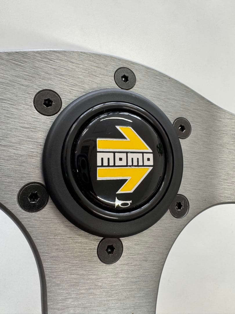 MOMO RACE ステアリング Φ32cm（D32）ブラック 本革 正規品