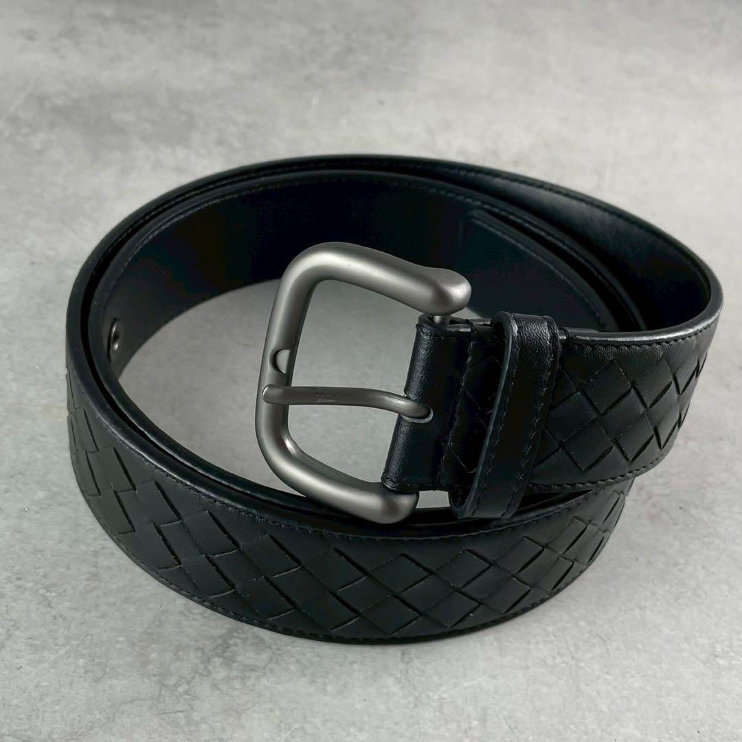 エスちゃん✨ボッテガヴェネタ ベルト 黒 レザー イントレチャート 高級感