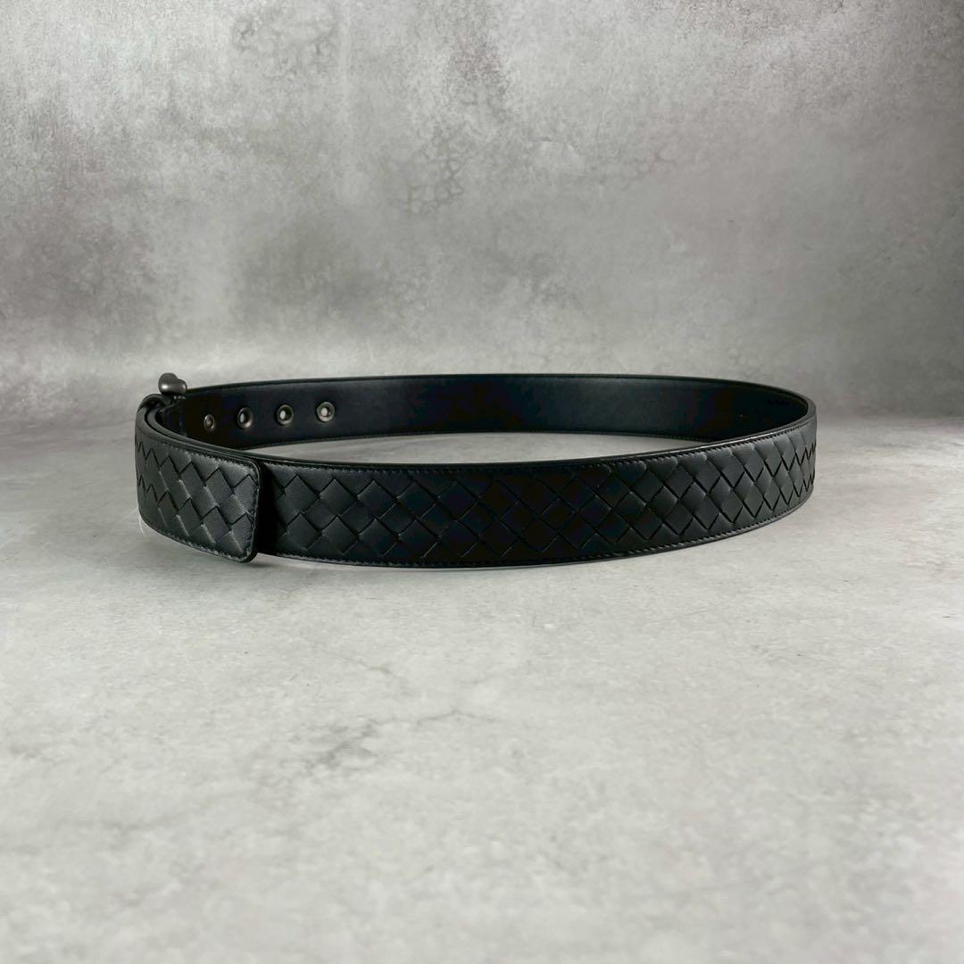 エスちゃん✨ボッテガヴェネタ ベルト 黒 レザー イントレチャート 高級感