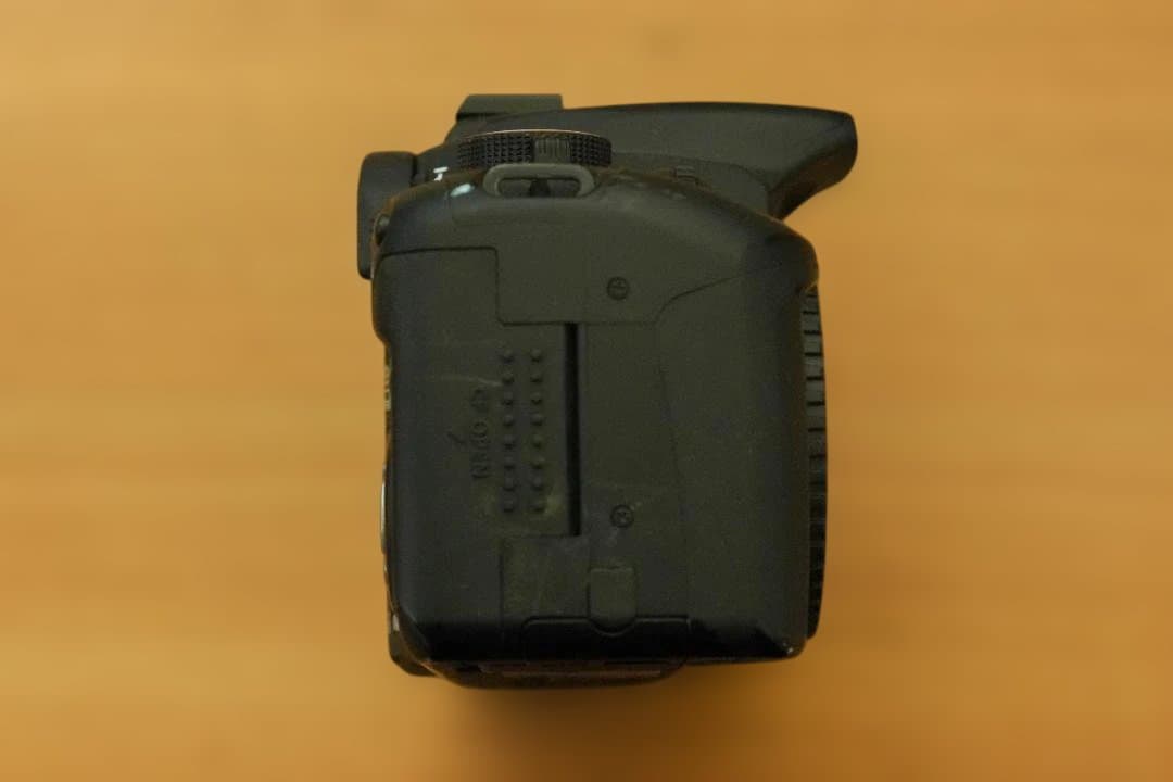 EOS Kiss Digital N 本体 と付属品