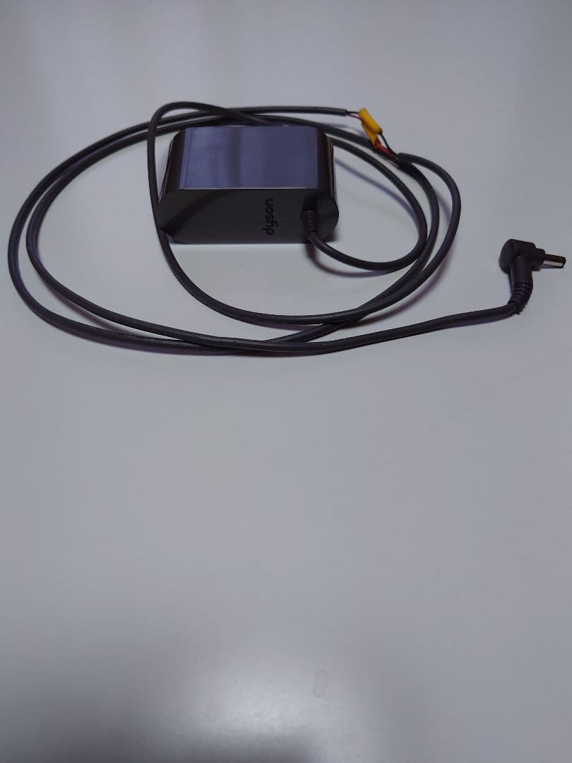 ダイソン V11 クリーナー（ジャンク）＋アダプター７種類＋充電スタンド