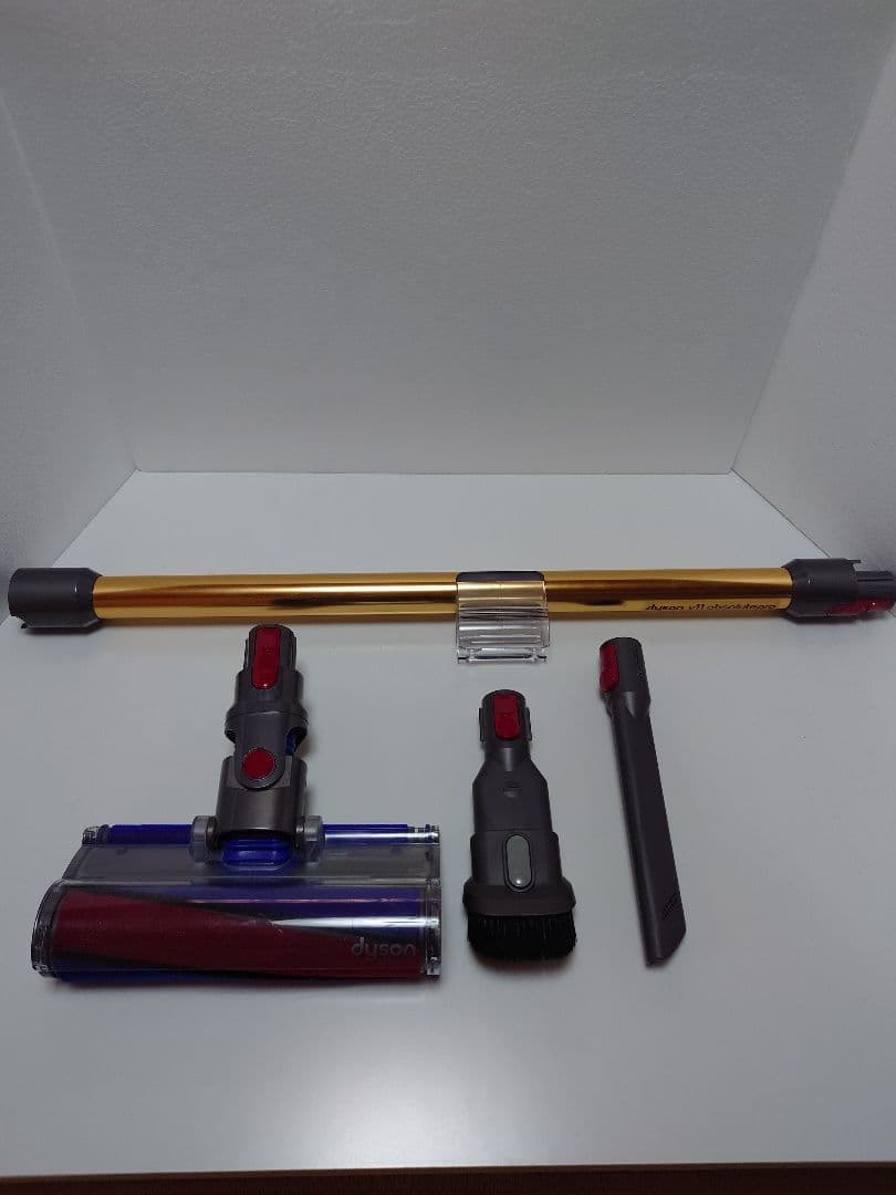 ダイソン V11 クリーナー（ジャンク）＋アダプター７種類＋充電スタンド