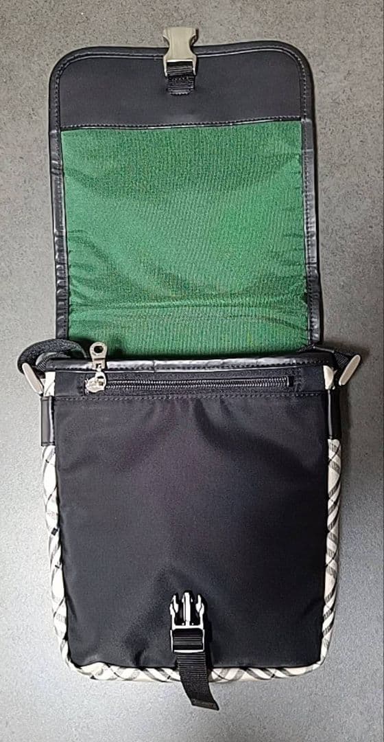超美品　BURBERRY BLACK LABEL ショルダーバッグ ブラック