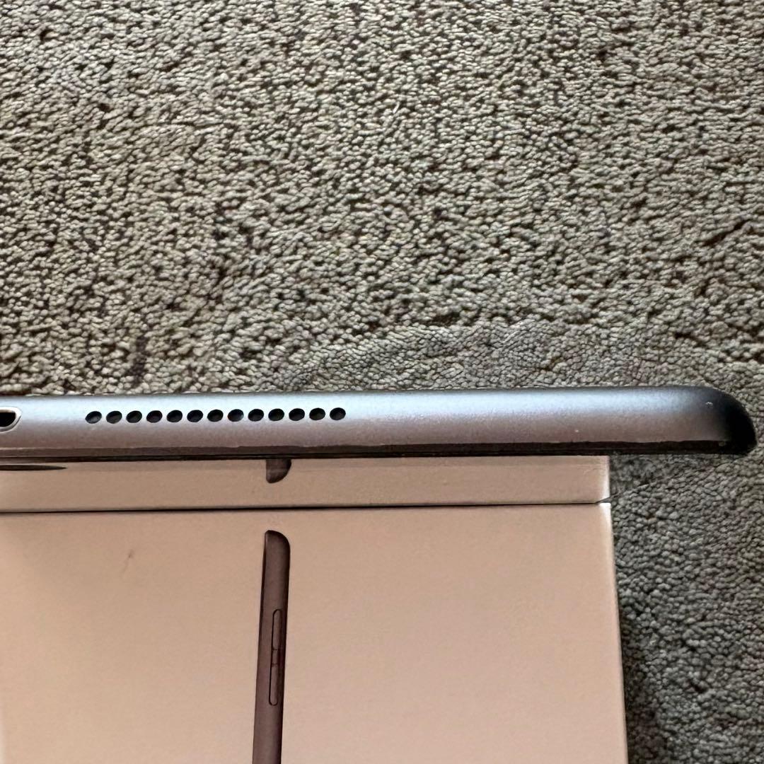 Apple iPad 10.2 第8世代　128G スペースグレー　アップル