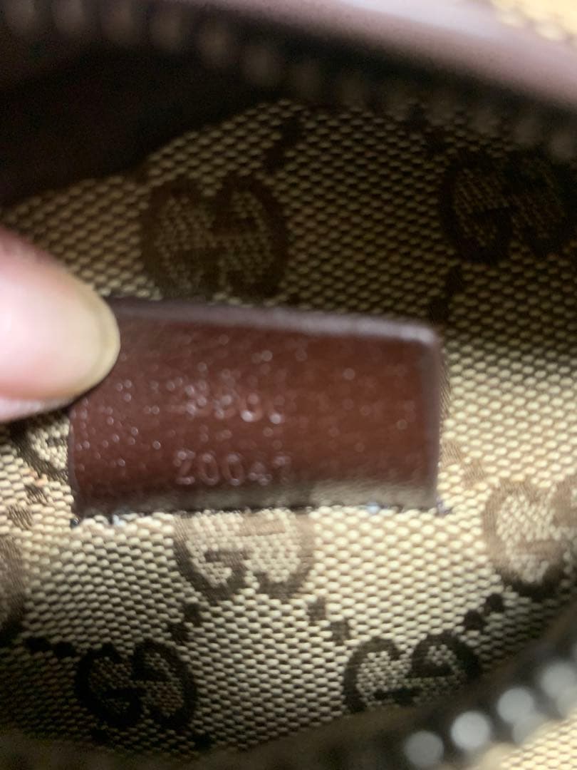 GUCCI　ボディーバッグ　ウェストポーチ　GG柄　キャンパス地