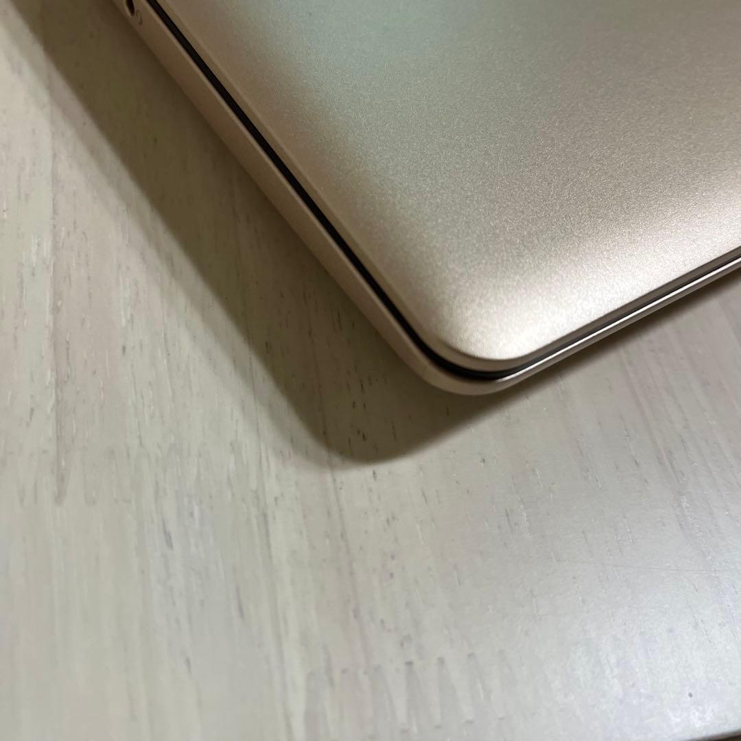 美品　DELL ノートPC ゴールド