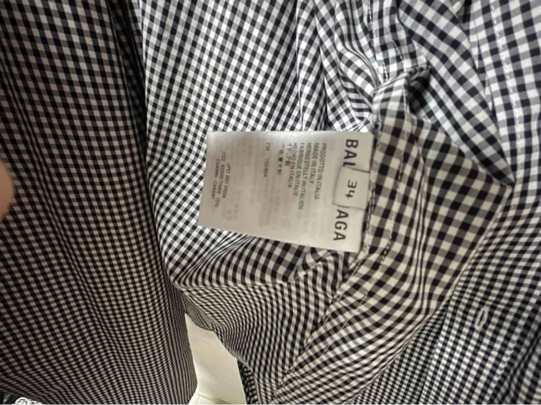 最終お値下げ　バレンシアガ　ロゴ入りシャツ