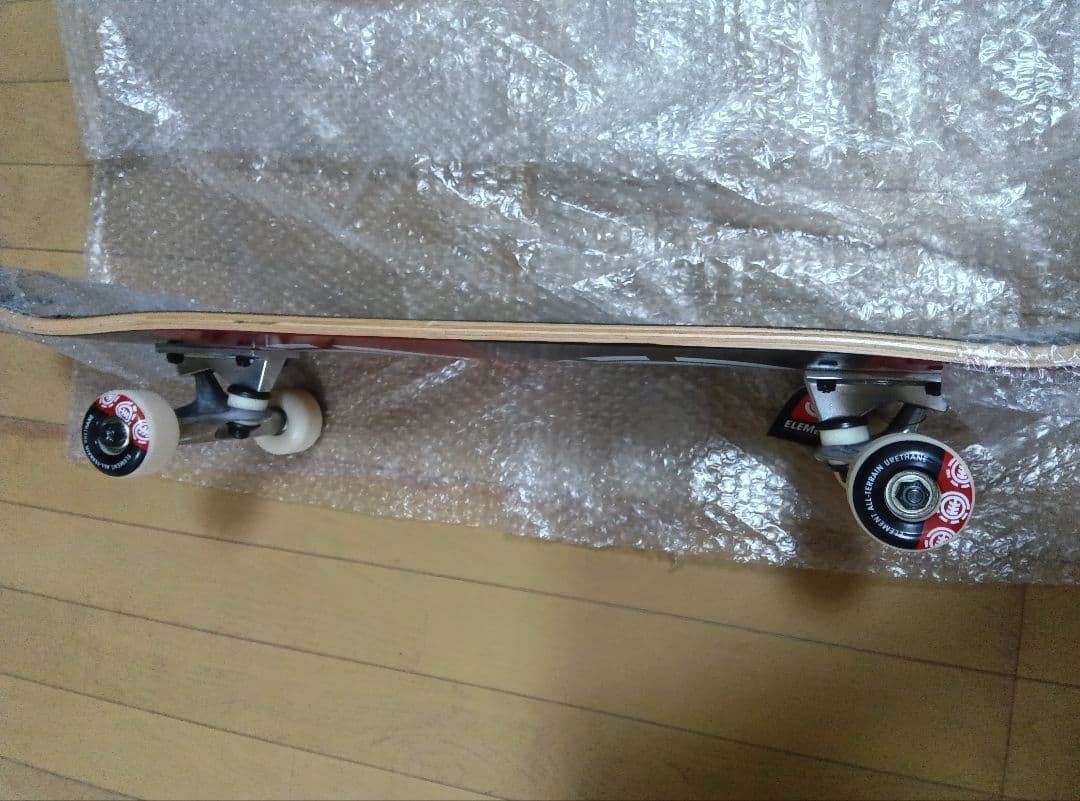 値下げ！ELEMENT 8.0インチ スケートボード　コンプリート　新品