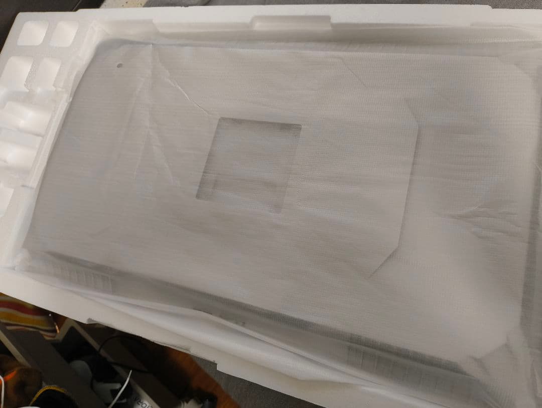 美品INNOCN 32M2V　4K Mini LED Monitor