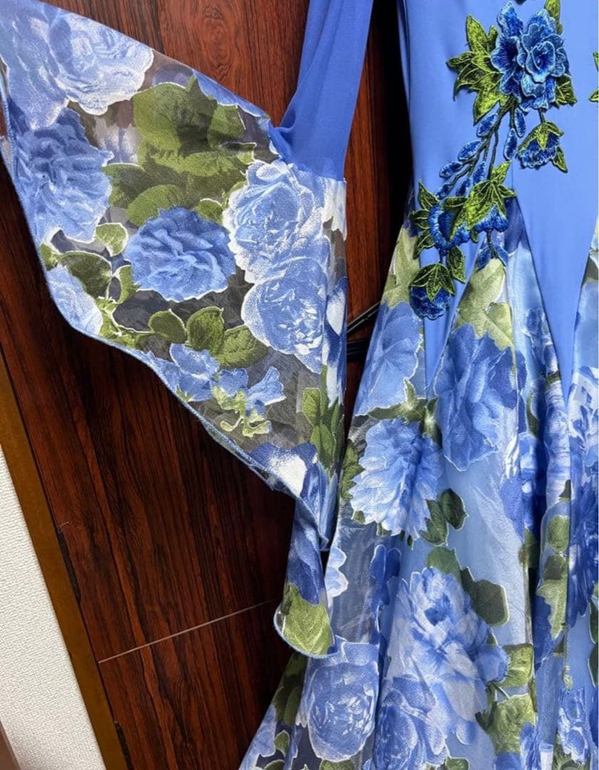 セール中⭐︎ CS 花柄 ダンスドレス 青色