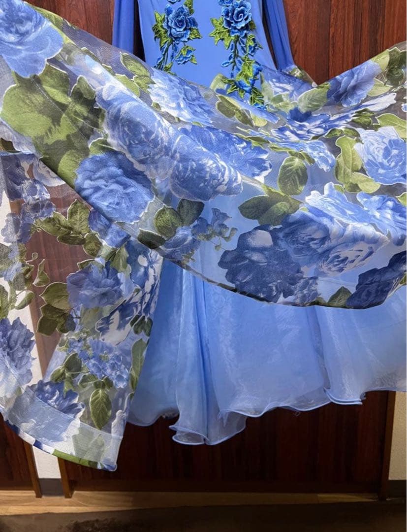 セール中⭐︎ CS 花柄 ダンスドレス 青色
