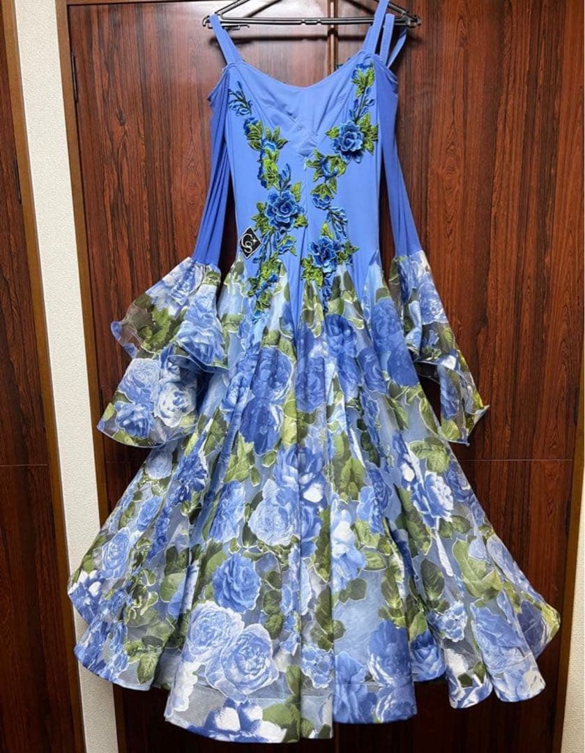 セール中⭐︎ CS 花柄 ダンスドレス 青色
