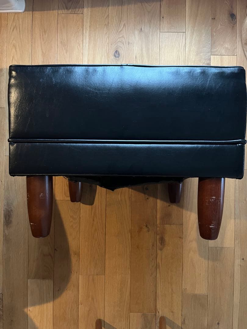 カリモク60 オットマン 黒