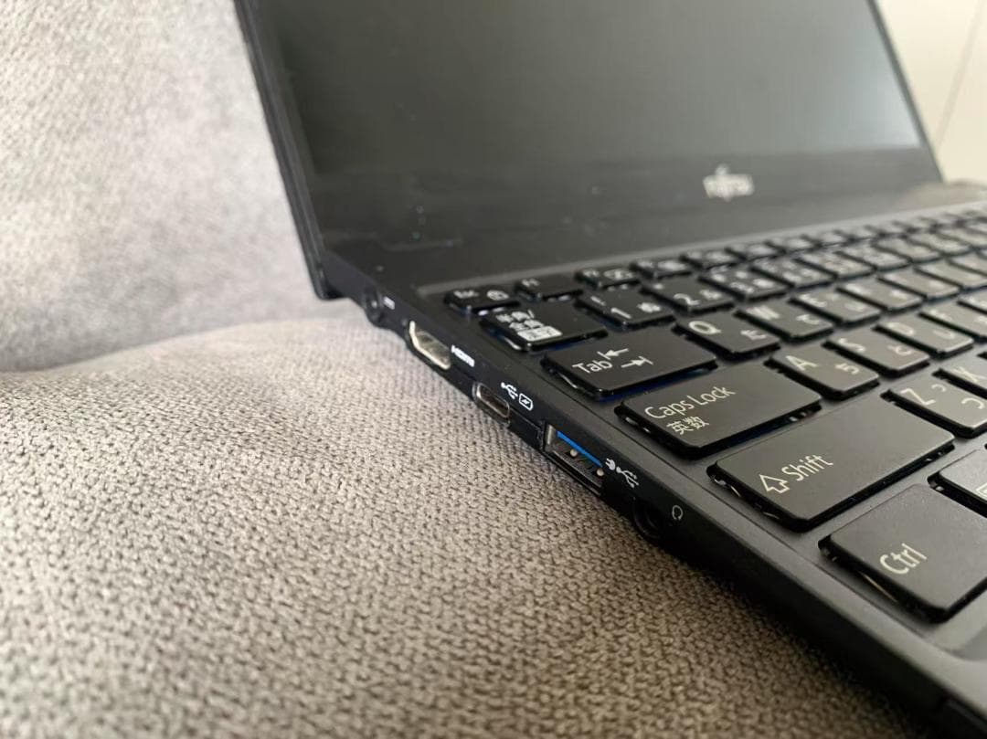 FUJITSU 第7世代i5 Win10/8G/256GB SSD