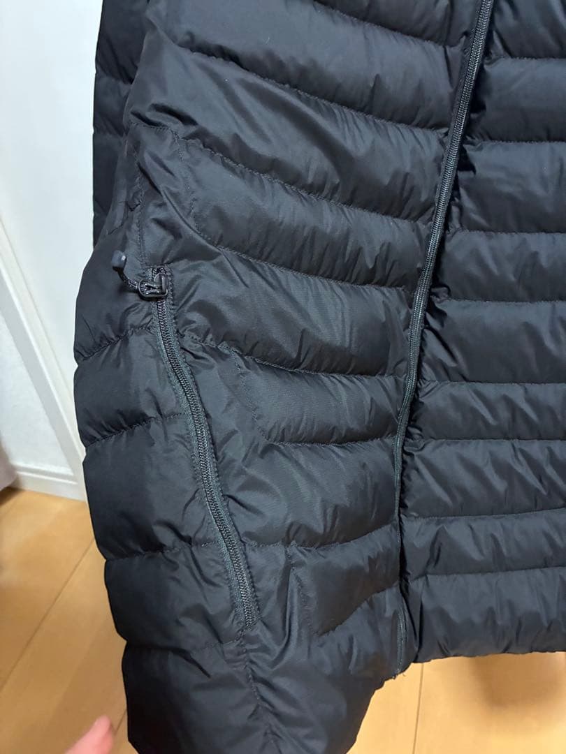 THE NORTH FACE サンダーラウンドネック ライトダウンジャケット　黒