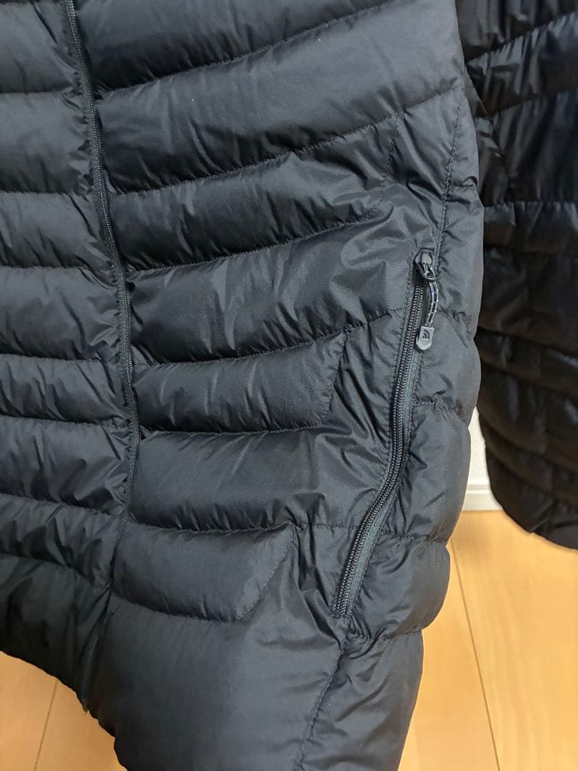THE NORTH FACE サンダーラウンドネック ライトダウンジャケット　黒