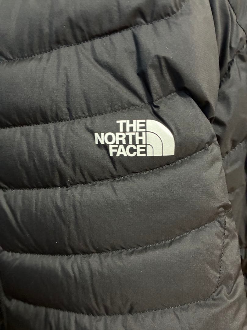 THE NORTH FACE サンダーラウンドネック ライトダウンジャケット　黒