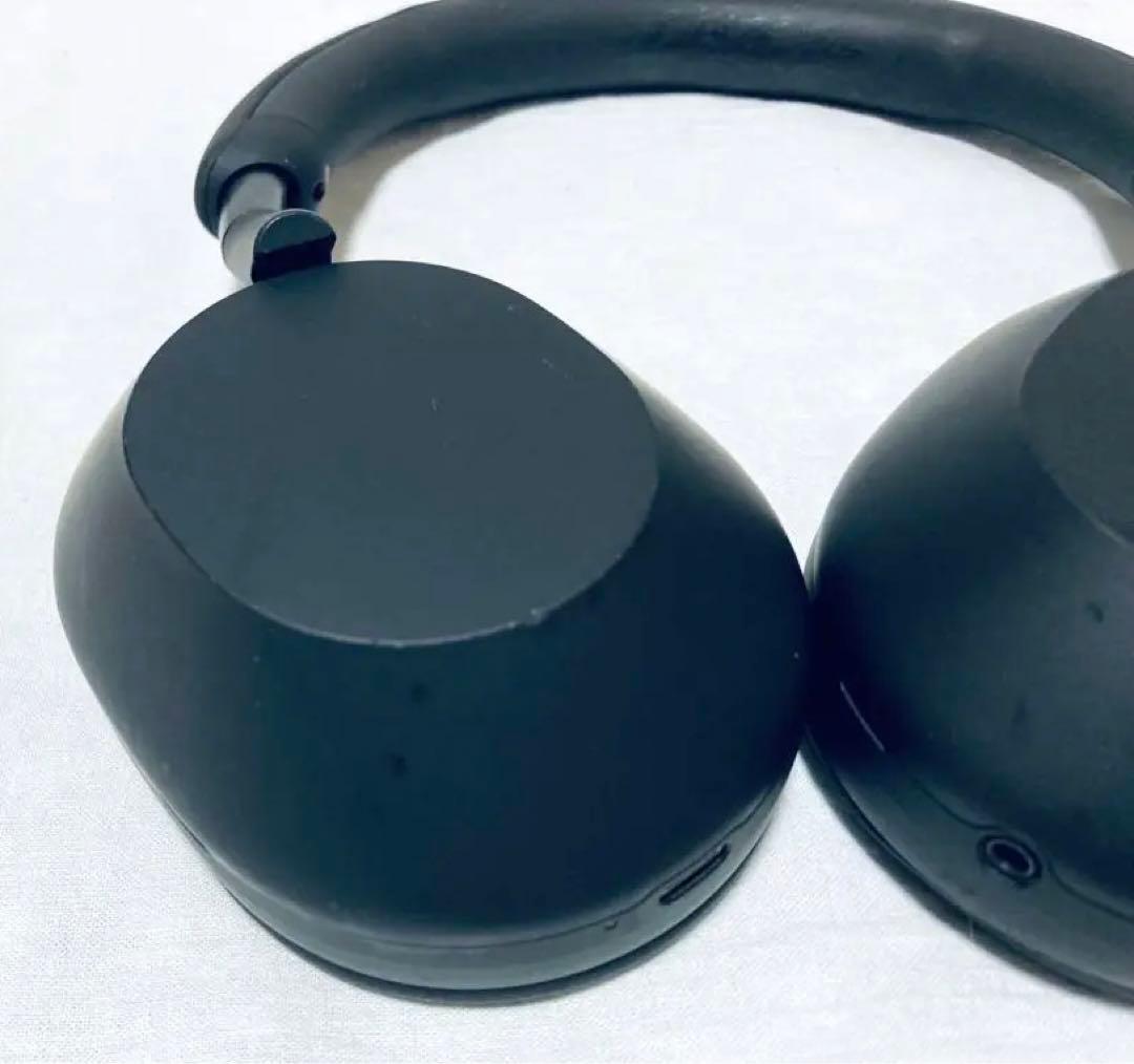 WH-1000XM5 ブラック ワイヤレスヘッドホン 収納ケース付