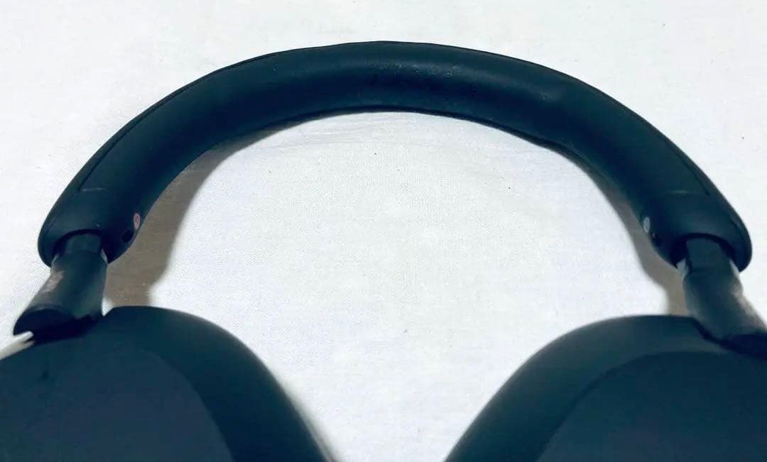 WH-1000XM5 ブラック ワイヤレスヘッドホン 収納ケース付