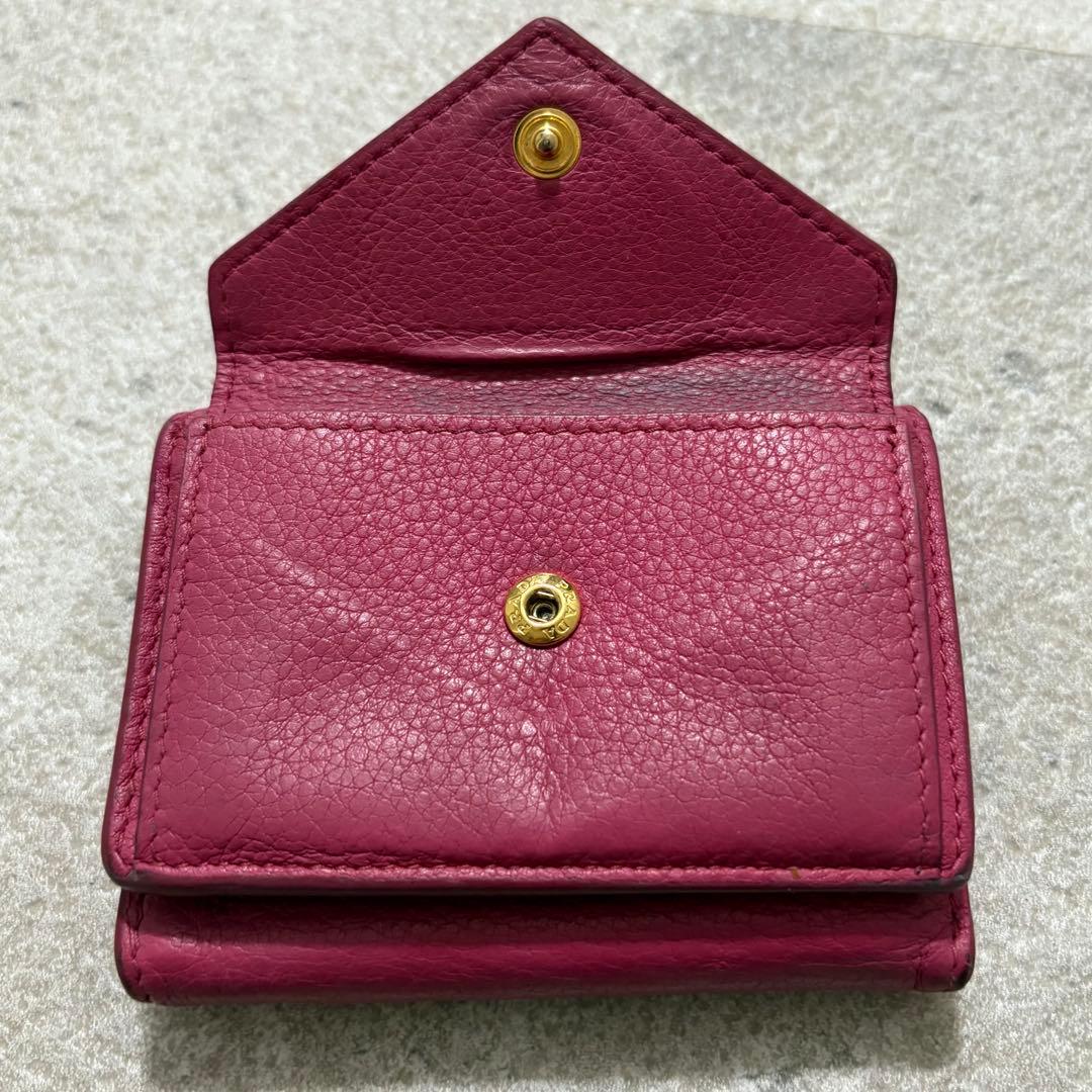 危*知様 PRADA 三つ折り財布　ショッキングピンク