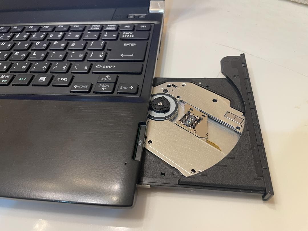 ◆キーボード新品！◆東芝 R732 blu-ray 8MB SSD 240GB