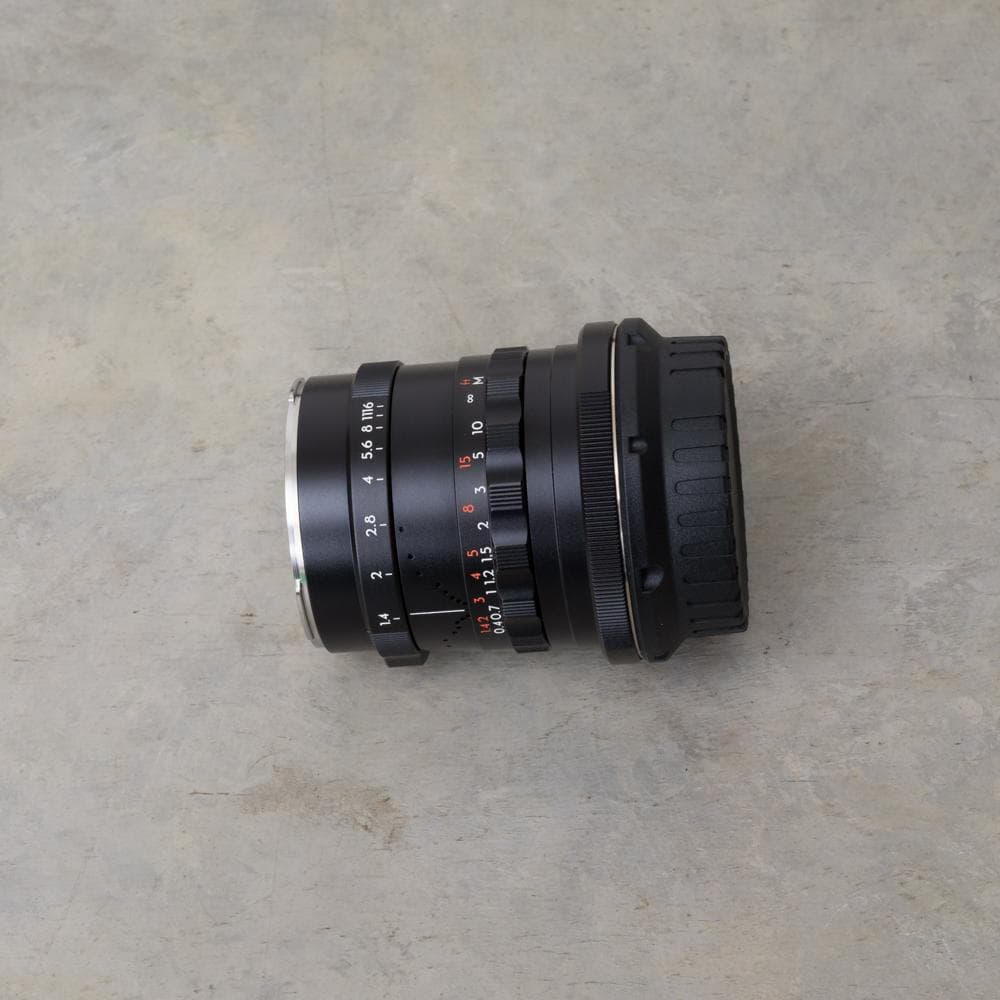 Thypoch SIMERA 28mm f1.4 ASPH レンズ