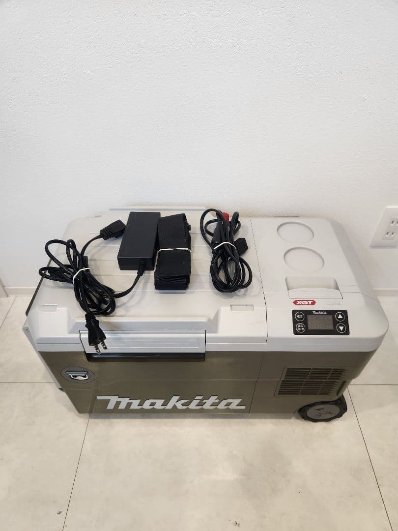 小*山様 Makita 冷温庫 キャスター付き