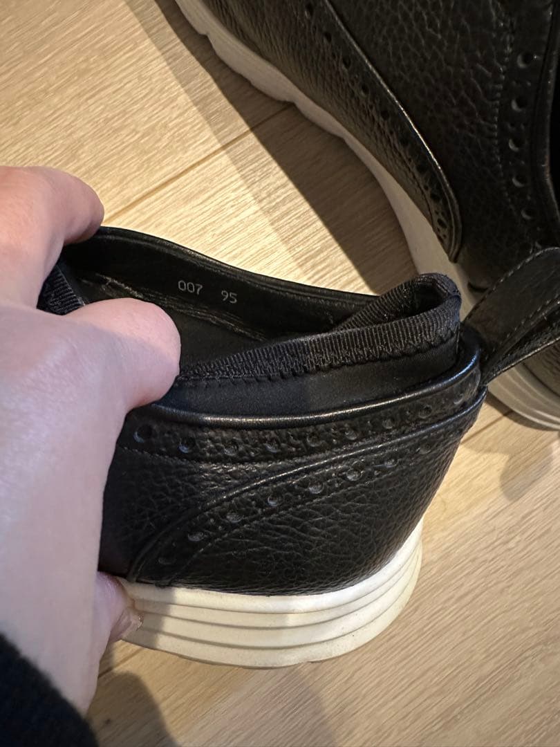 1PIU1UGUALE3の「CLASSIC NEO SLIP ON」黒 靴