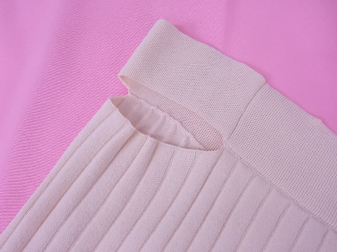 リビアナコンティリブ編みニットロングスカートウエストチラ見え　アシンメトリー