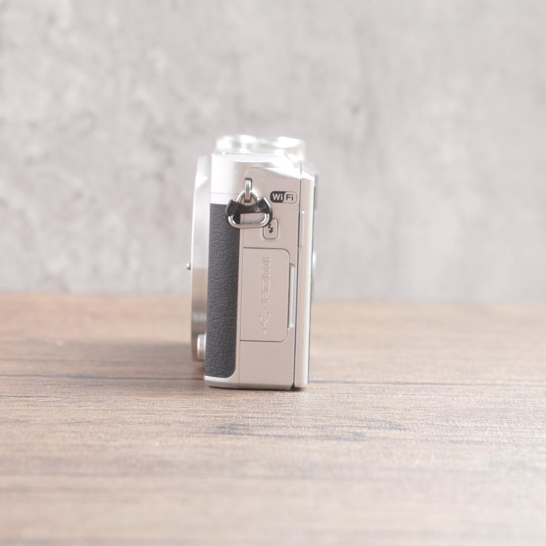 ✨綺麗に撮れるけど安い✨自撮り✨Wi-Fi✨Nikon 1 J5　908-1