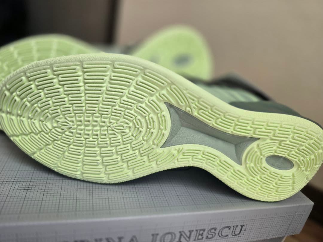 新品未使用　Nike Sabrina　サブリナ 3 EP 27.5cm 301