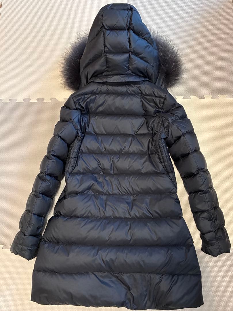 【ねこすけ】TATRAS SARMAファー付ロングダウン ブラック01