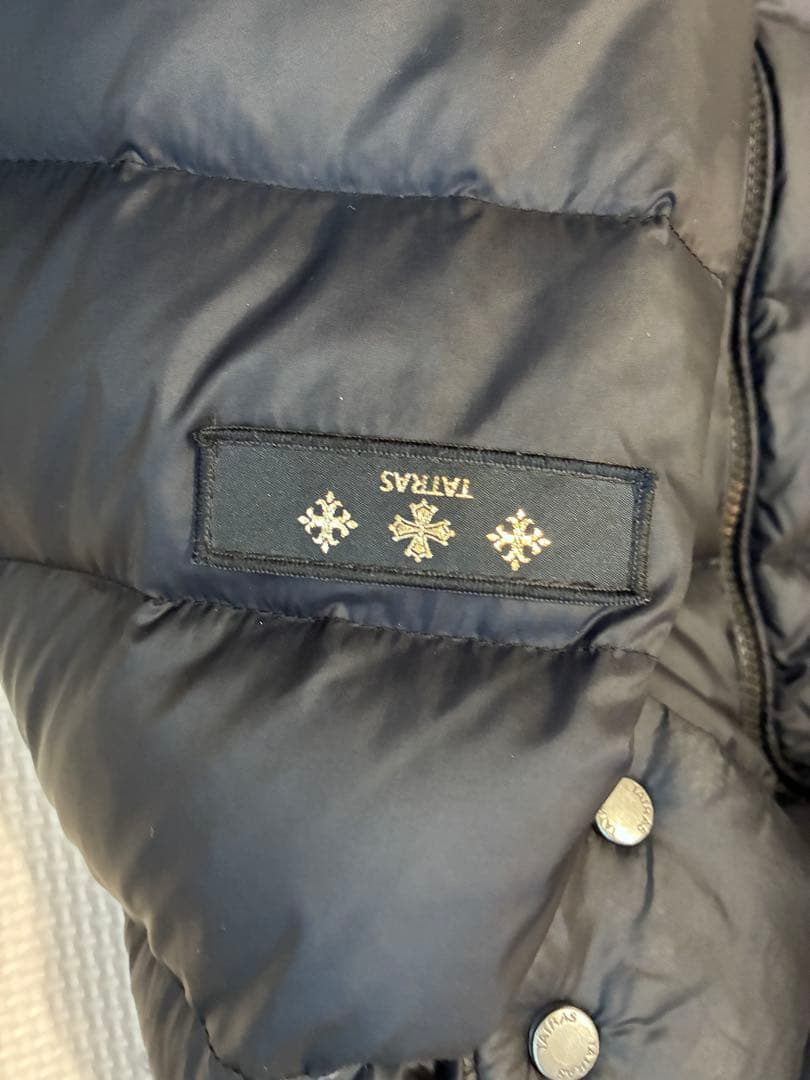 【ねこすけ】TATRAS SARMAファー付ロングダウン ブラック01