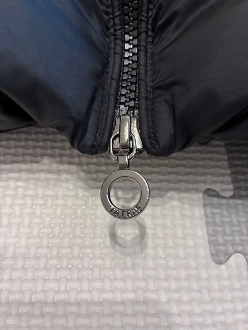 【ねこすけ】TATRAS SARMAファー付ロングダウン ブラック01