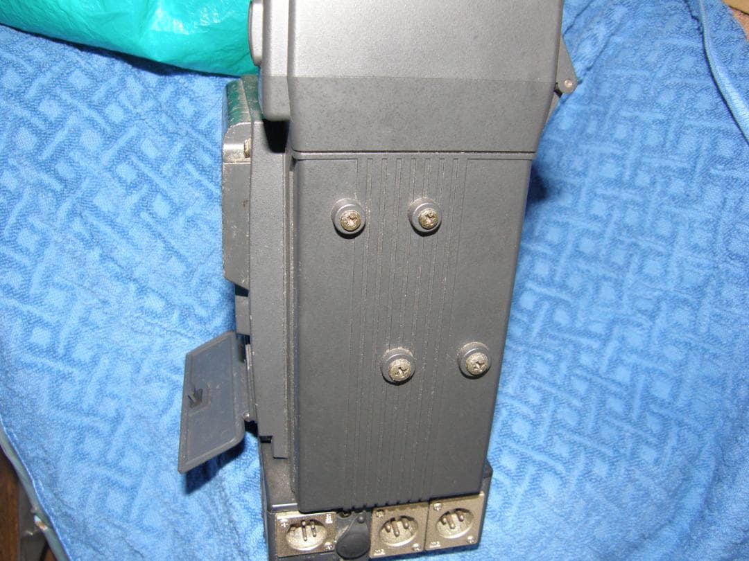 ソニーHI8ドカブルタイプレコーダーEVV-9000ジャンク品の出品です。