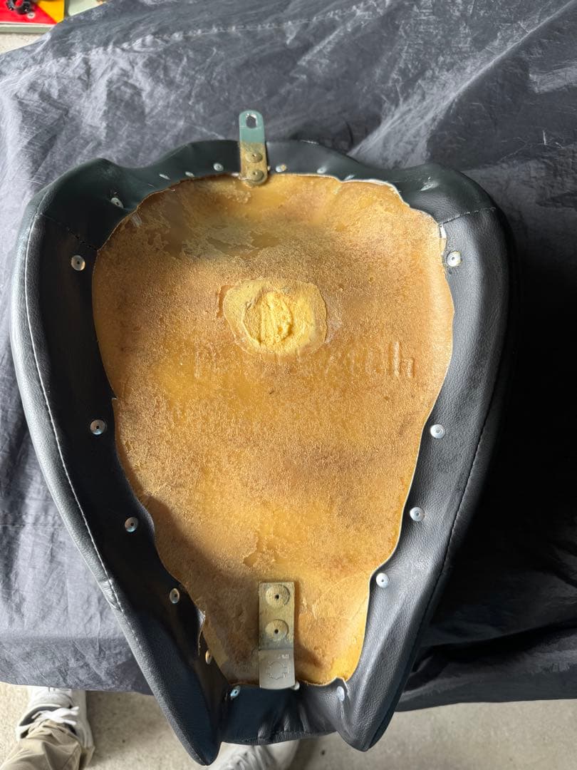 ハーレーダビットソン 純正オプション ブローラー ソロシート 使用少ない　美品