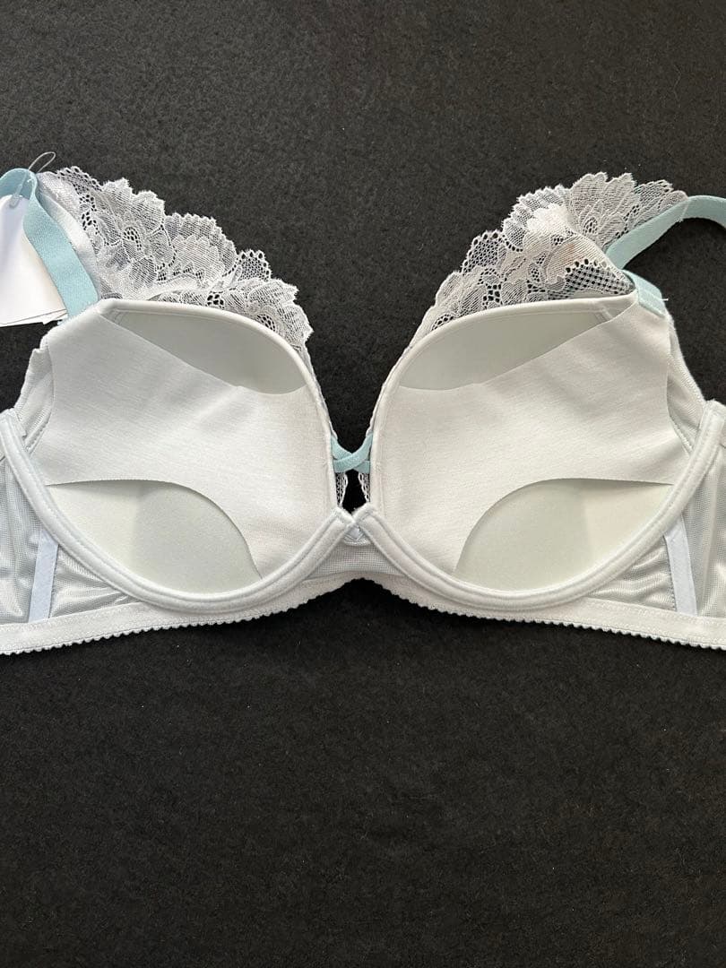 ワコール　Wacoal　ブラ／ショーツ（2枚）セット　重力ケアブラ　ノンワイヤー