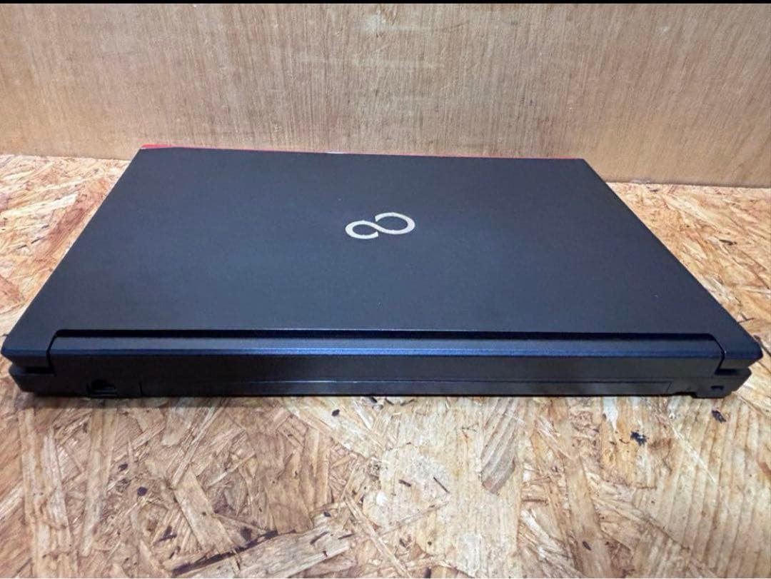 ノートバソコン LIFEBOOK A577/S FMV 富士通 i5-7300U