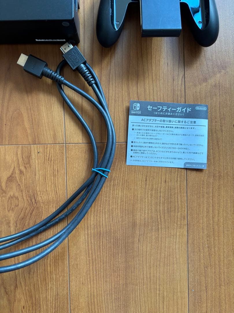 ま*ー様 Nintendo Switch 本体 ネオンブルー・レッドジョイコン