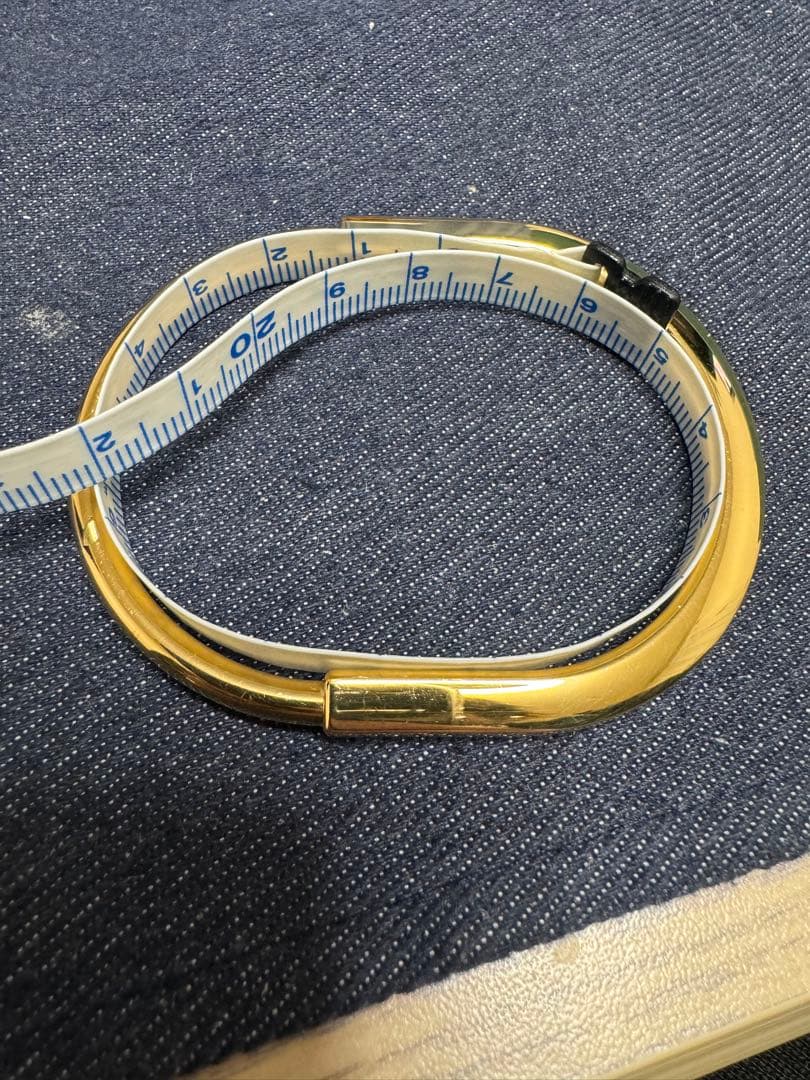 ティファニーロック　バングル　イエローゴールド