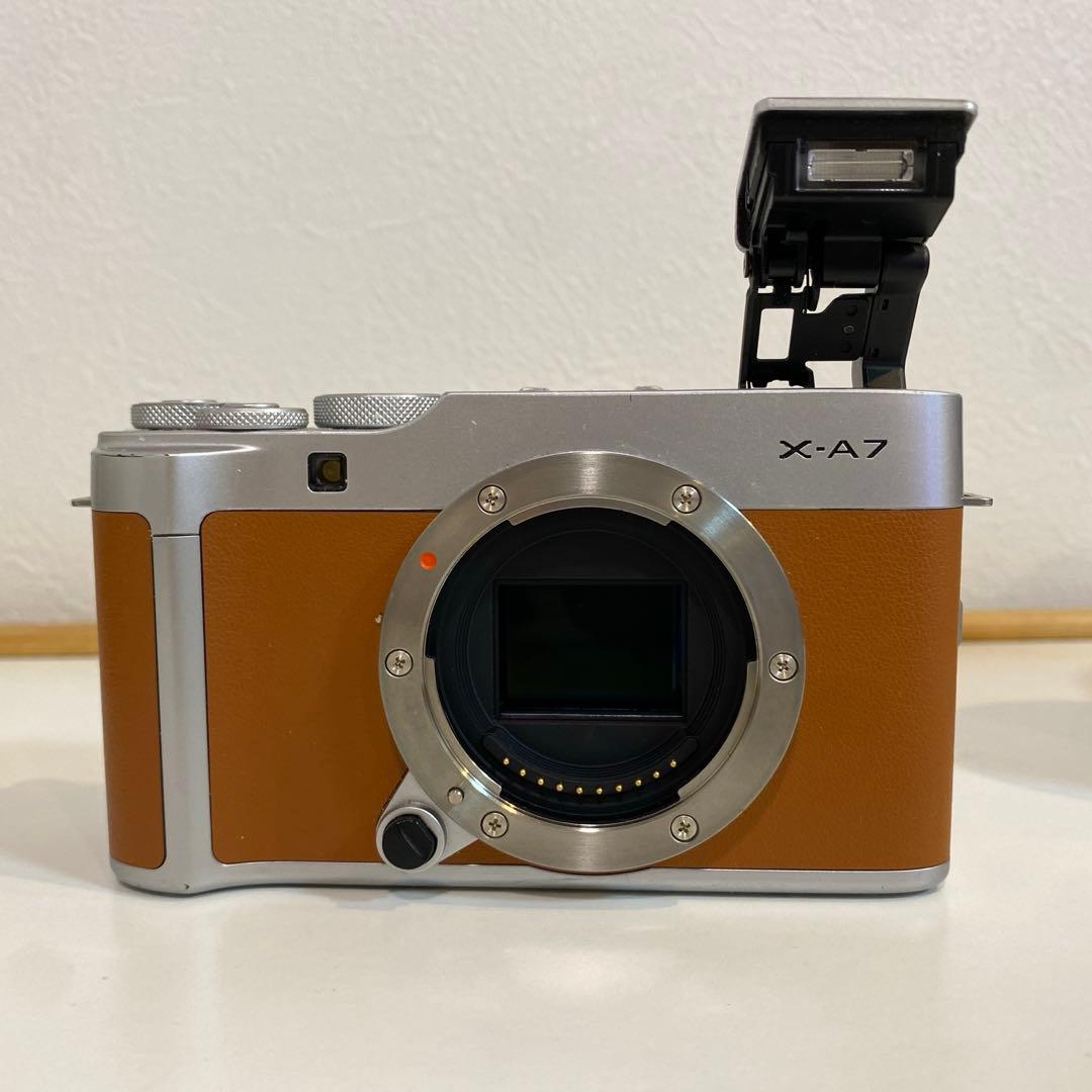 FUJIFILM X-A7 ミラーレスカメラ　レンズキット　ズームレンズ付き