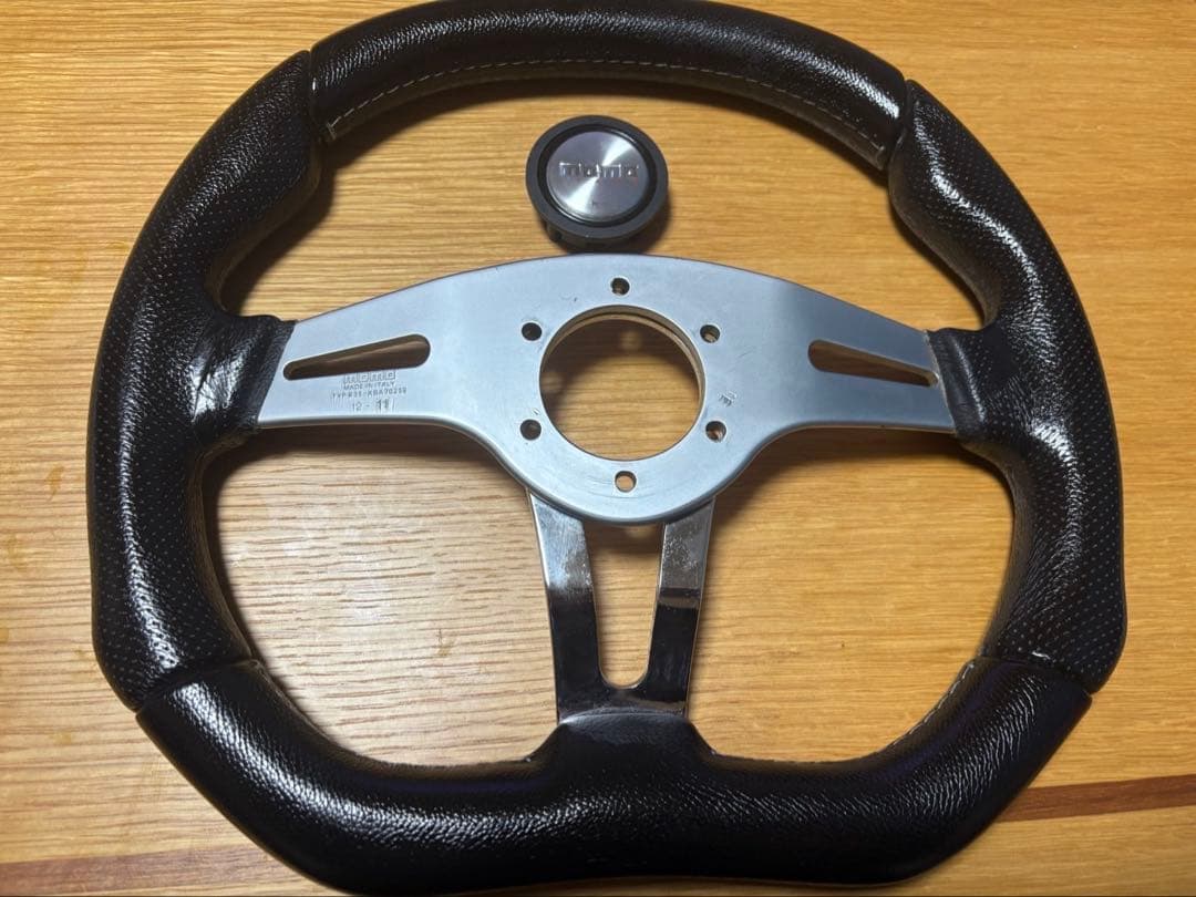MOMO(モモ) ステアリング トレックR 35パイ BK T-5