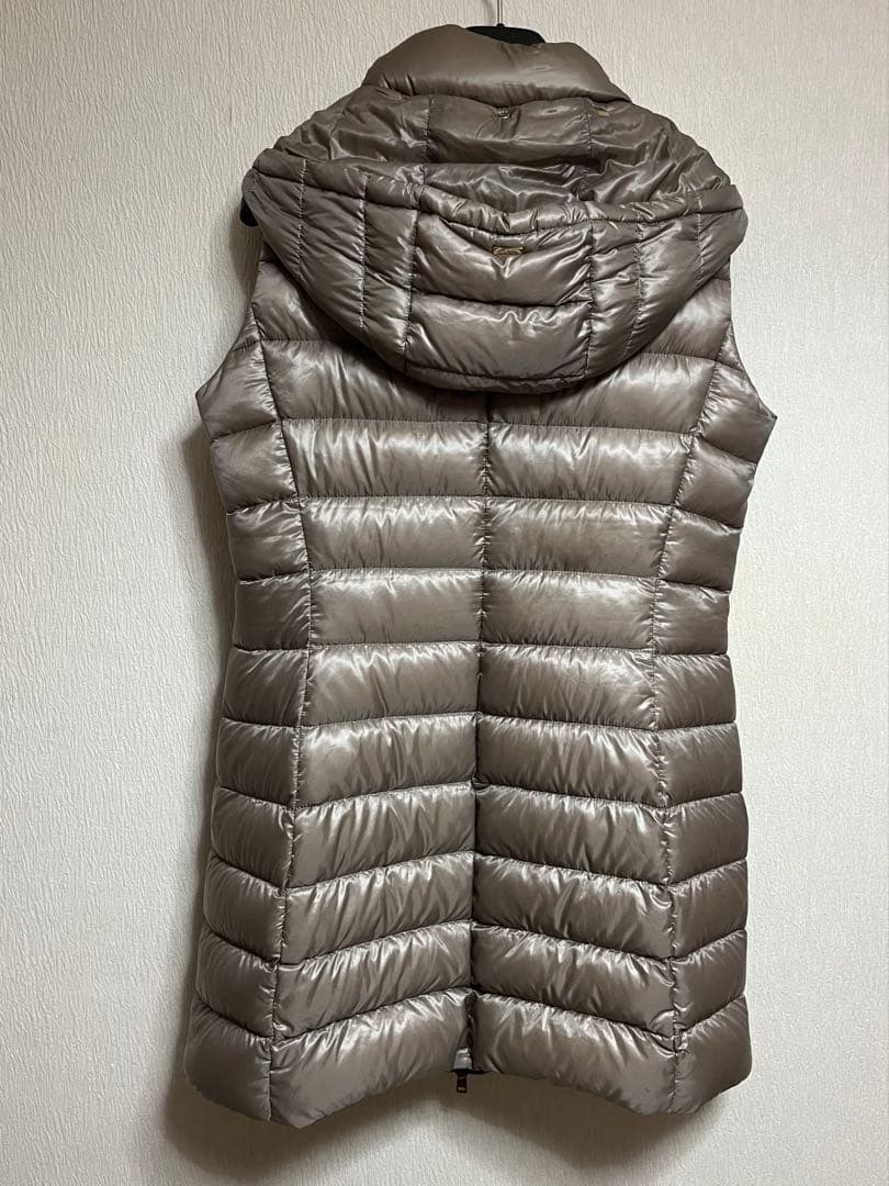 や*ま様 ヘルノ　レディス　フード付きスリムダウンベスト　ロング丈　サイズ44