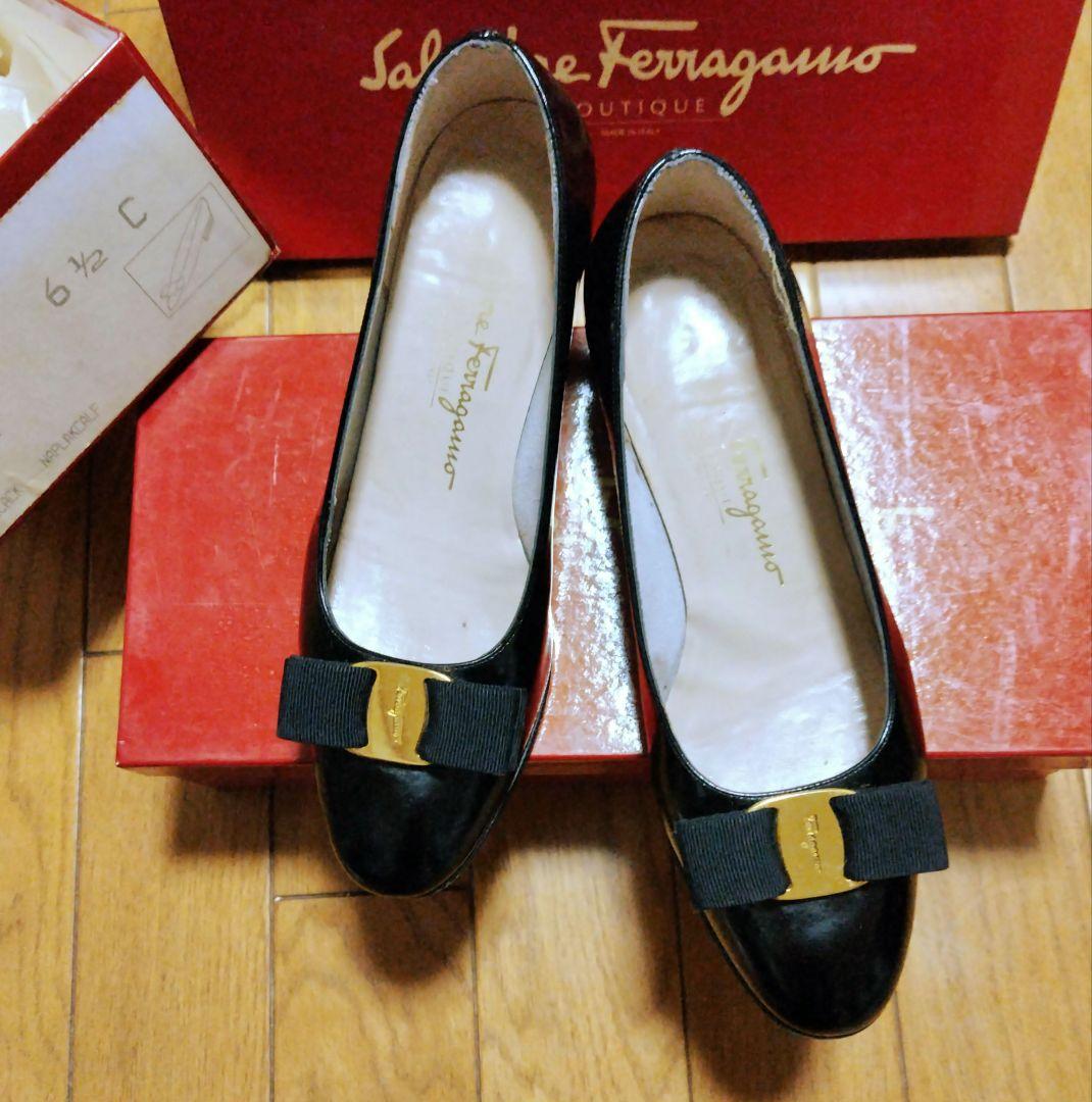 Salvatore Ferragamo 定番ヴァラ 黒23.5cm　Oku