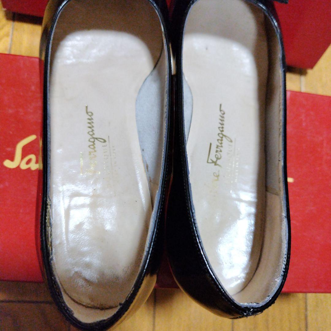 Salvatore Ferragamo 定番ヴァラ 黒23.5cm　Oku