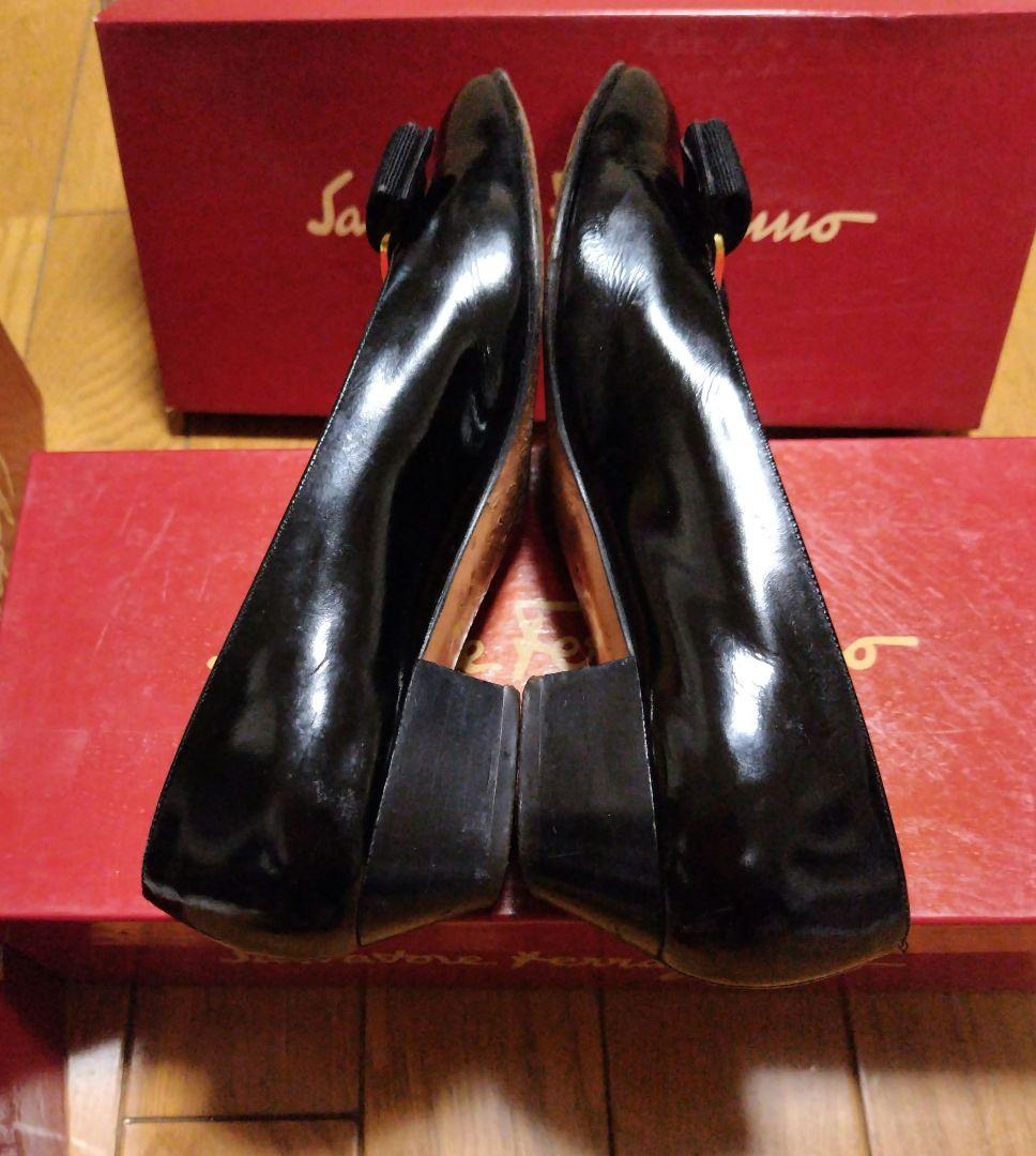 Salvatore Ferragamo 定番ヴァラ 黒23.5cm　Oku