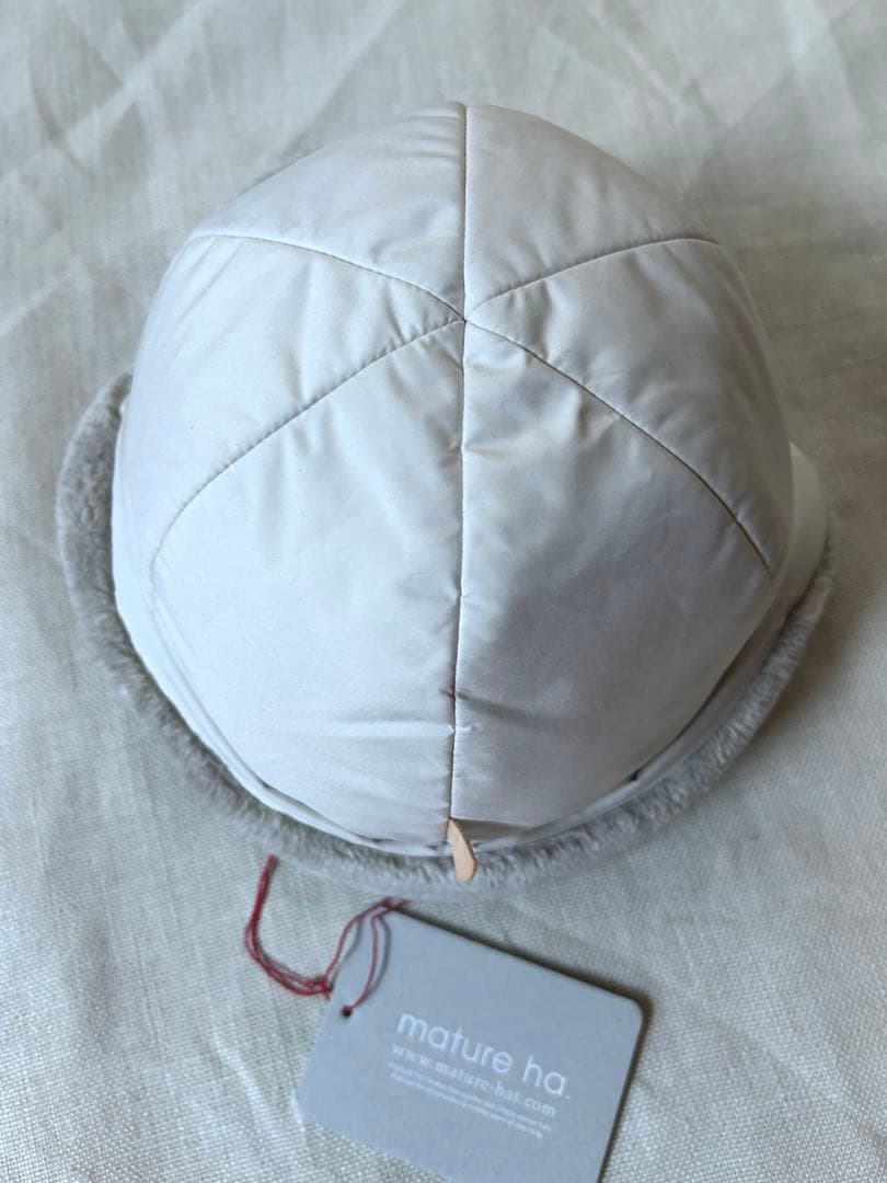 マチュアーハ_ eco padded cap White