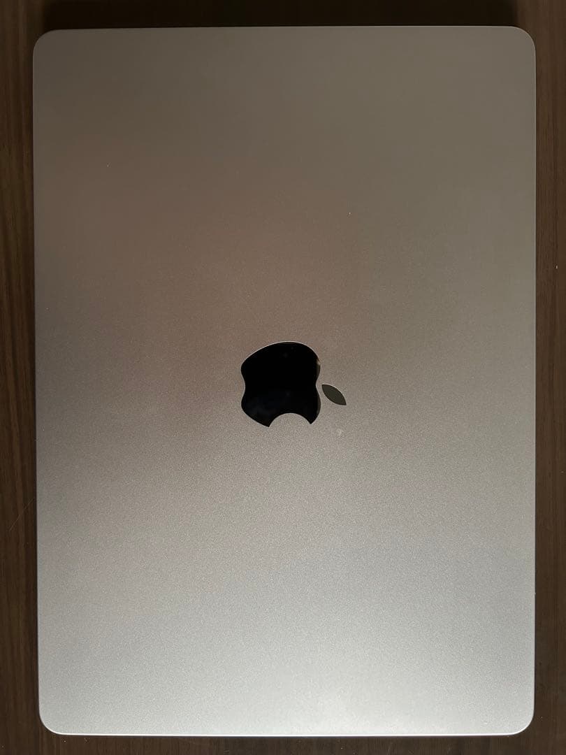 Apple MacBook Air (M2, 2022) 本体＋充電器