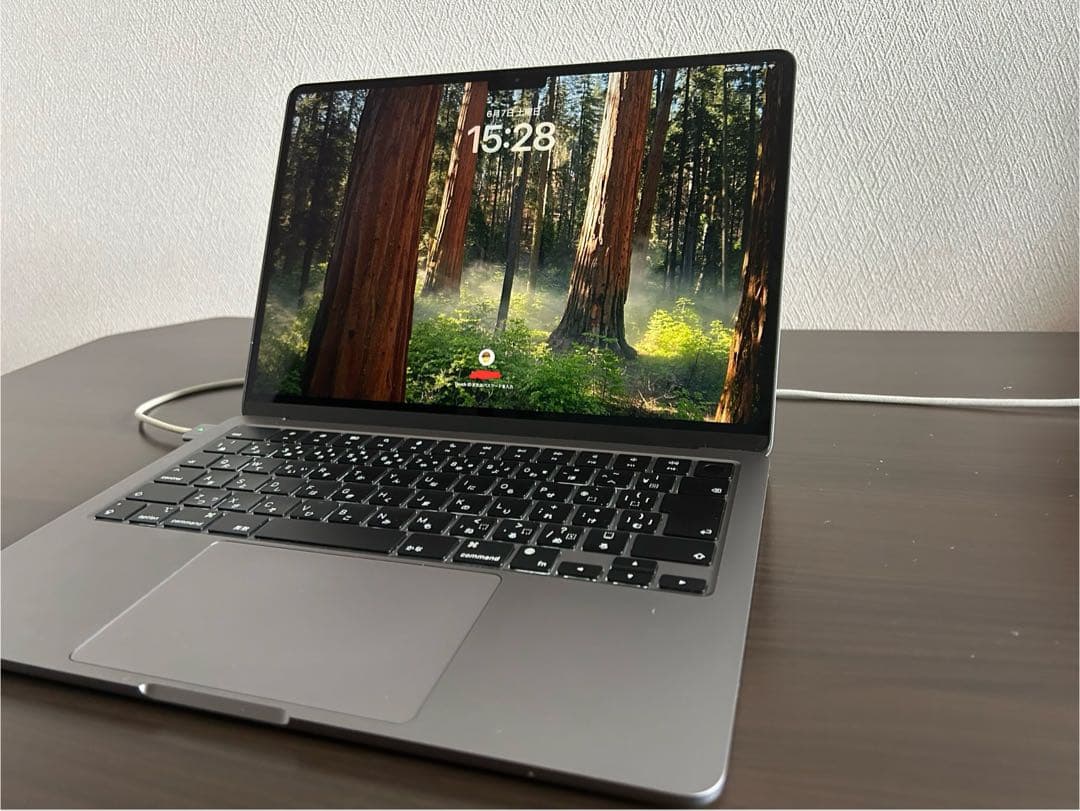 Apple MacBook Air (M2, 2022) 本体＋充電器